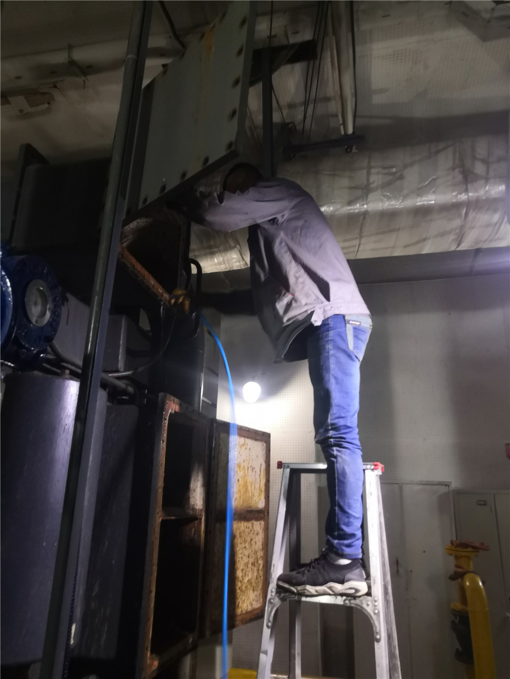 溴化鋰機(jī)組維修 (3)